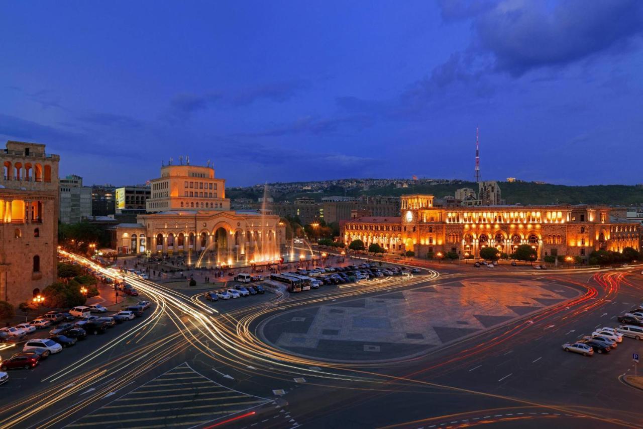 Armenia Marriott Hotel Jerevan Exteriör bild