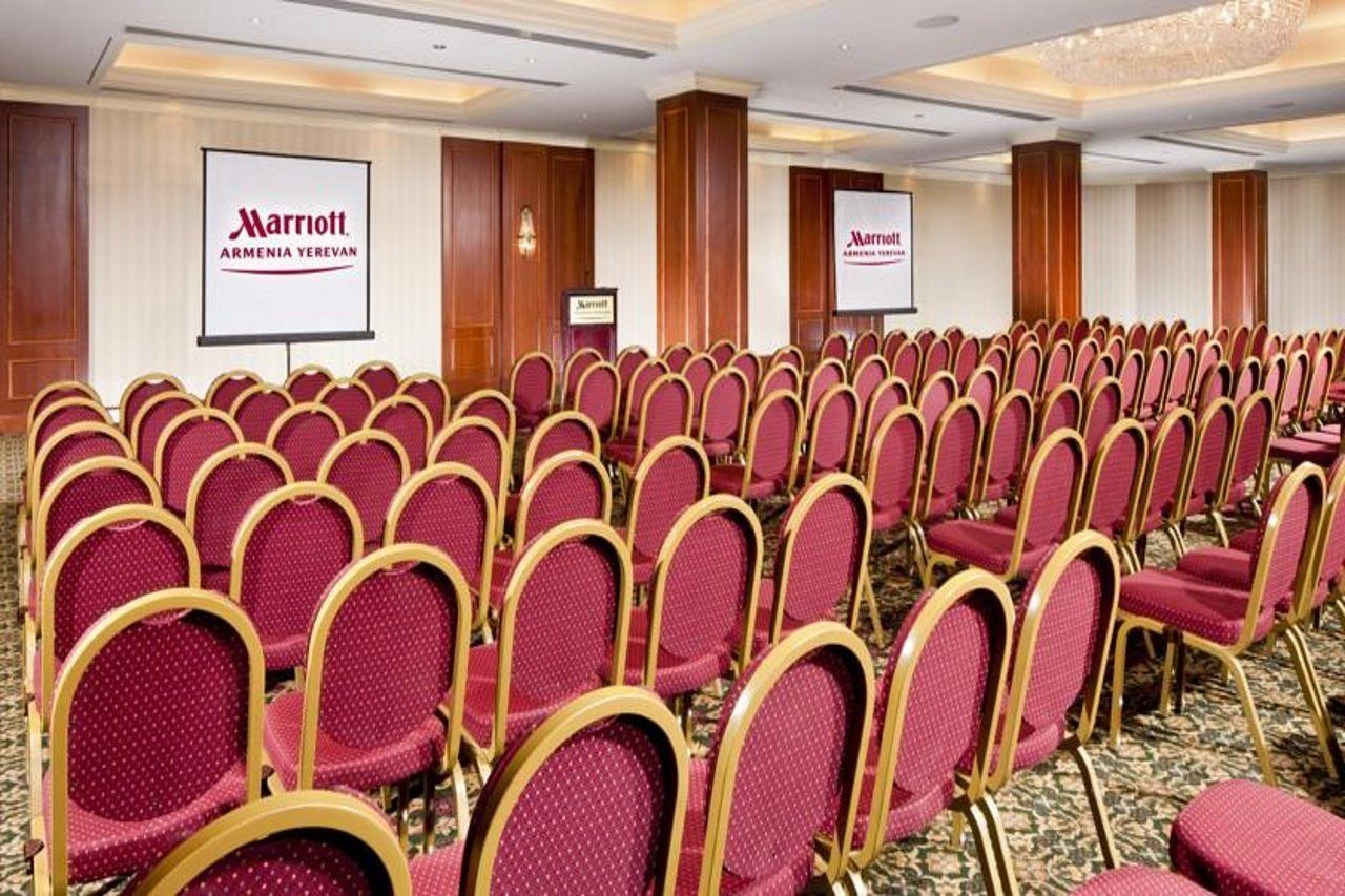 Armenia Marriott Hotel Jerevan Exteriör bild